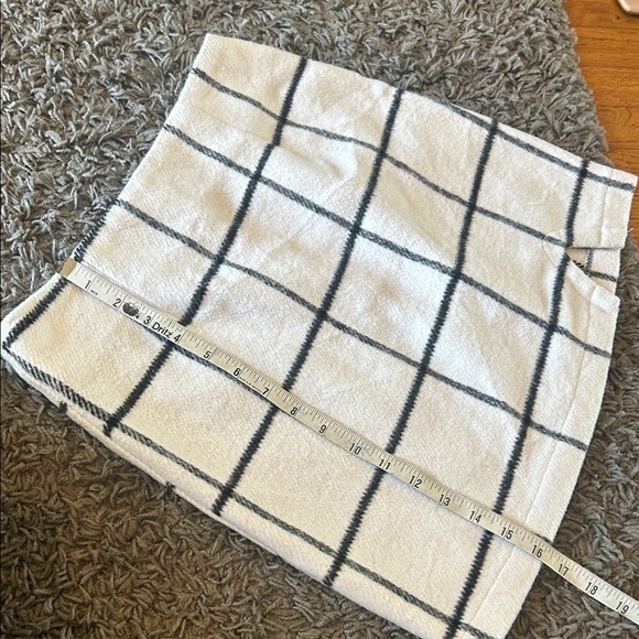 Lulus Spence Plaid White and Black Mini Skirt size Small - Picture 8 of 10